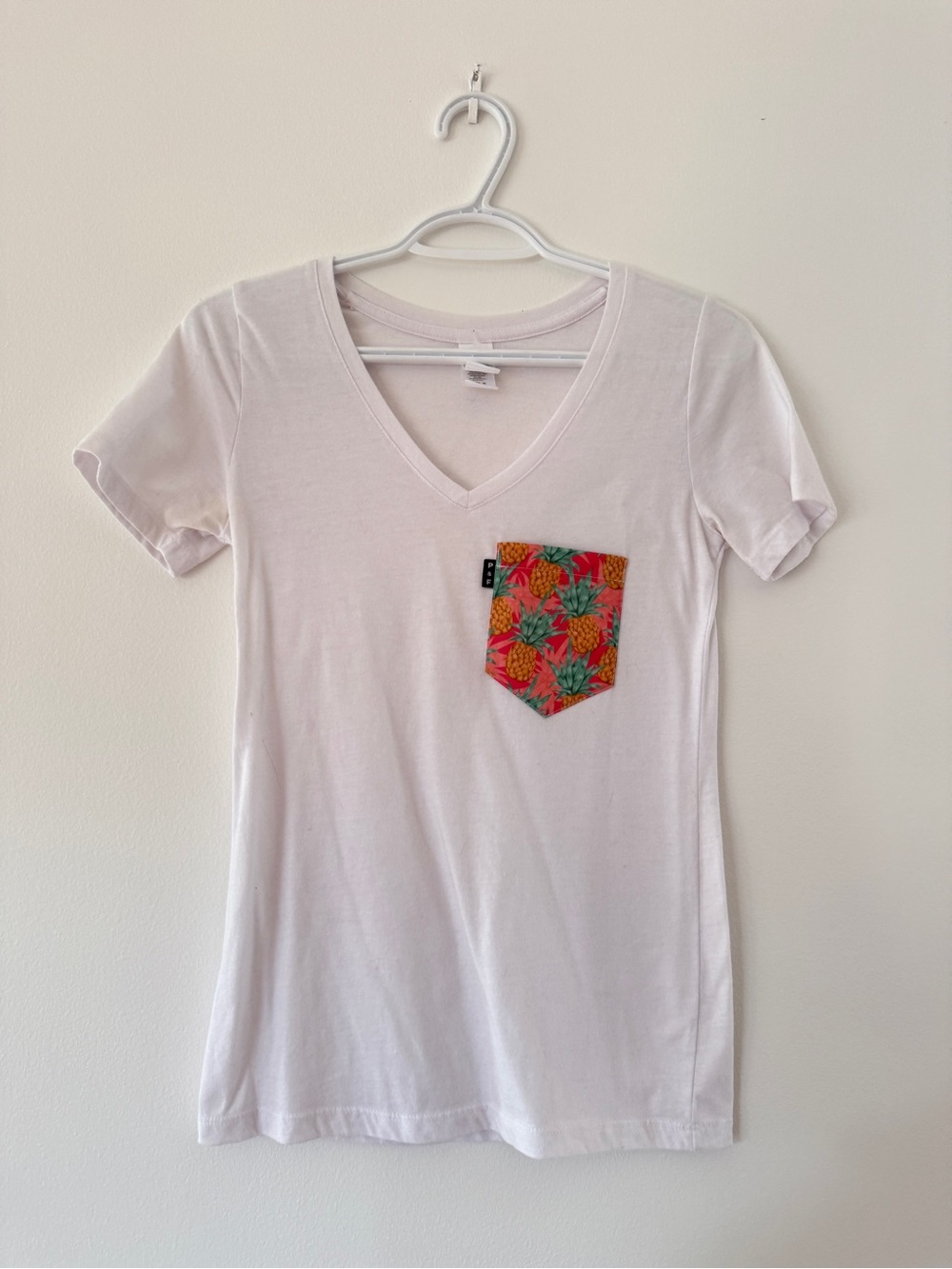 White V-Neck Tee with Pineapple Print Pocket